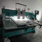 报：一名战士给父母打电话聊天