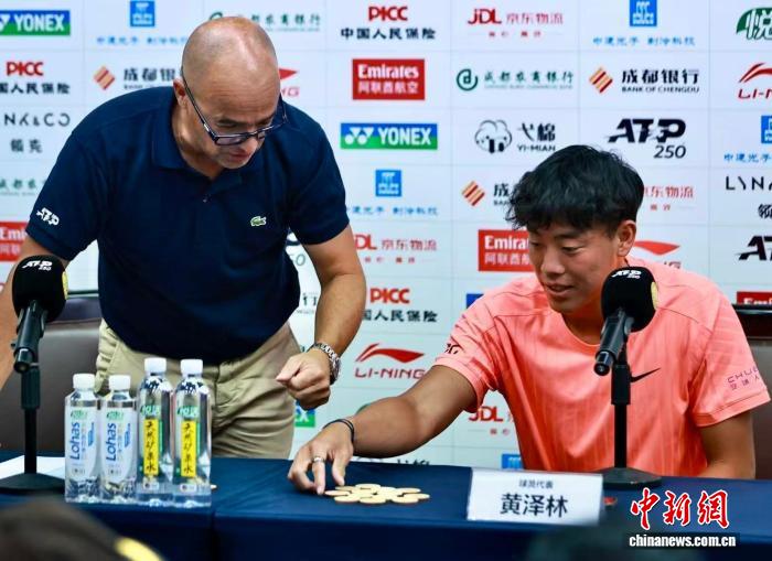 成都公开赛星光熠熠开启