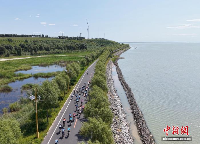 2025中国公路自行车联赛查干湖站收官 Luke Mud