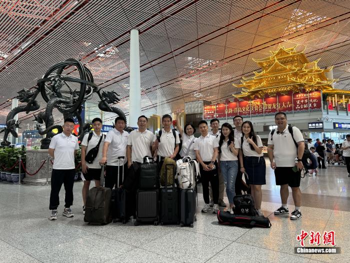 中新社奥运报道团启程奔赴巴黎 全媒体多维呈现