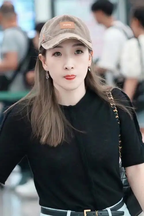 刘诗雯退役后转型火炬手 持续活跃于体育领域