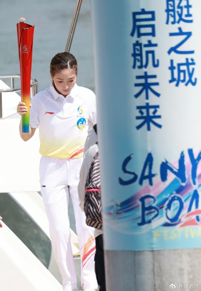 刘诗雯退役后转型火炬手 持续活跃于体育领域