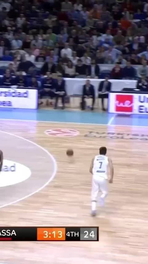 菲尔·杰克逊执教生涯第10次夺冠 超越奥尔巴赫独